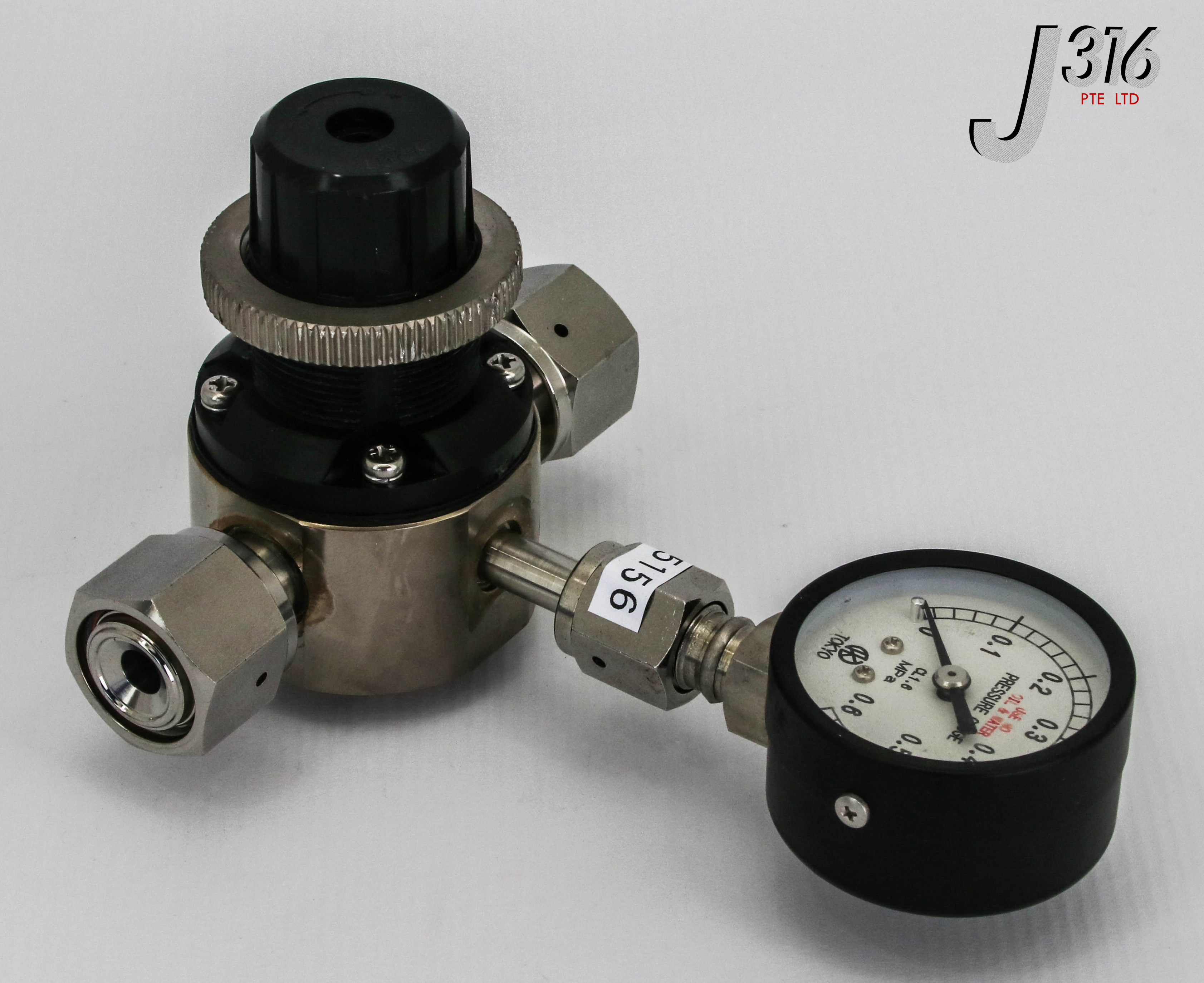 アイデンティティ　15p 15156 SMC PRESSURE REGULATOR WITH GAUGE, 0.05~0.2MPA INA-13-958